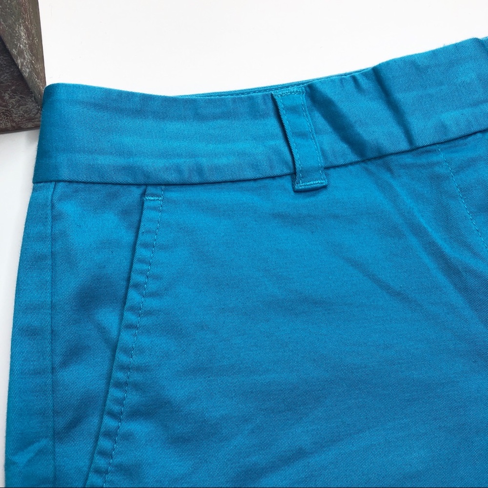 Vineyard Vines shorts, turqoise blue with whale logo - Picture 2 of 5